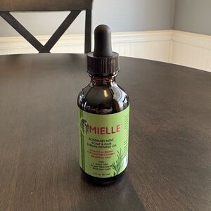 Mielle Rosemary Mint Scalp & Hair Strengthening Oil